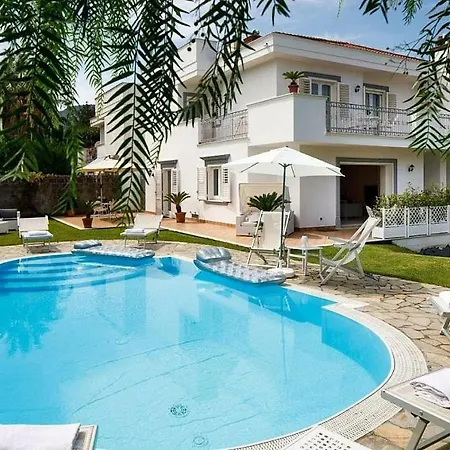 Sleeps 10 With Pool And Air Con 빌라 상트아그넬로