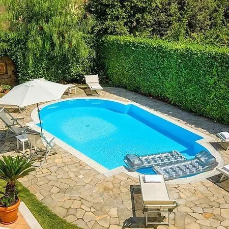Sleeps 10 With Pool And Air Con * 상트아그넬로