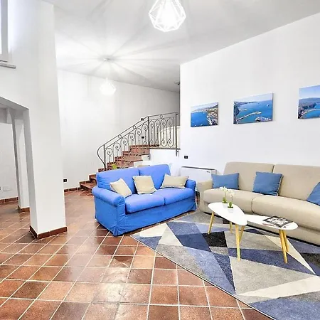 Sleeps 10 With Pool And Air Con * 상트아그넬로
