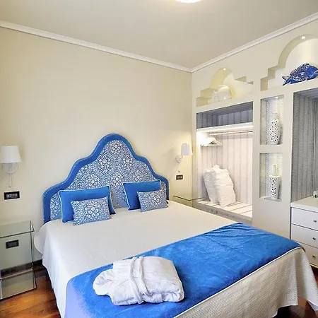 빌라 Sleeps 10 With Pool And Air Con 상트아그넬로
