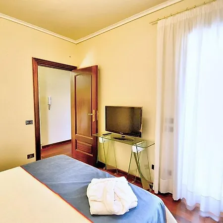 빌라 Sleeps 10 With Pool And Air Con *
