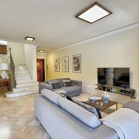 빌라 Sleeps 10 With Pool And Air Con 상트아그넬로