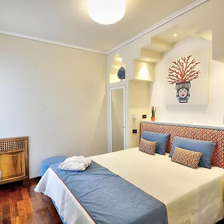 빌라 Sleeps 10 With Pool And Air Con 상트아그넬로