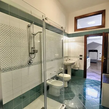 빌라 Sleeps 10 With Pool And Air Con *