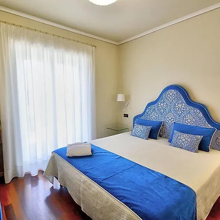빌라 Sleeps 10 With Pool And Air Con
